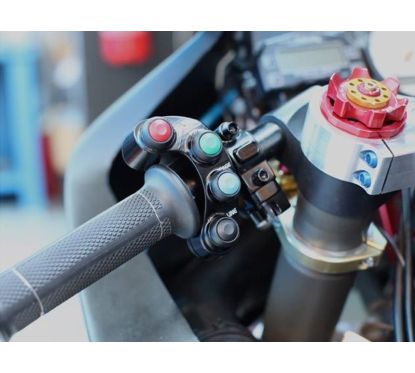 Comodo Racing STM - DROIT - 5 Boutons - Configuration au choix 