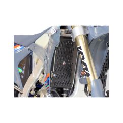 Protections de radiateur AXP Hard Enduro - PEHD 8 mm - noir Protections de radiateur AXP Hard Enduro - PEHD 8 mm - noir